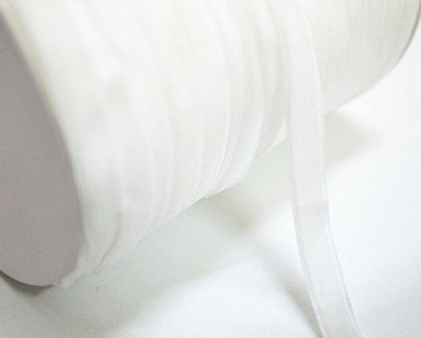 cinta de terciopelo blanco blanca